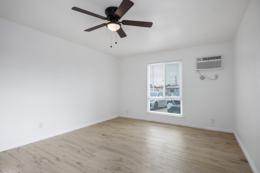 More Photos Of 2105 Webster St, North Las Vegas Multifamily For Sale