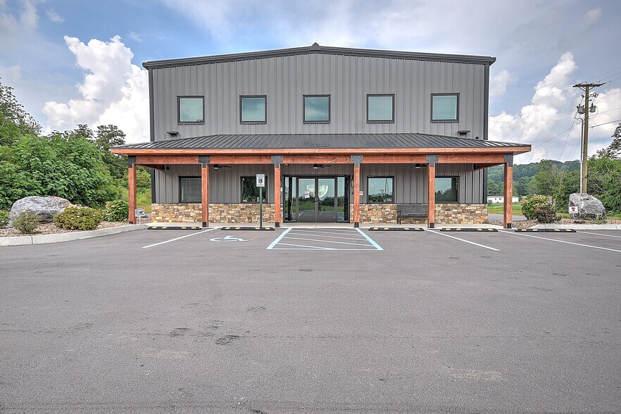 More Photos Of 915 Millennium Ct, Blountville Warehouse For Sale