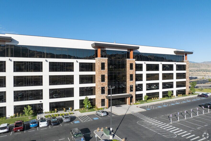 More Photos Of 4100 N Chapel Ridge Rd, Lehi Office For Lease