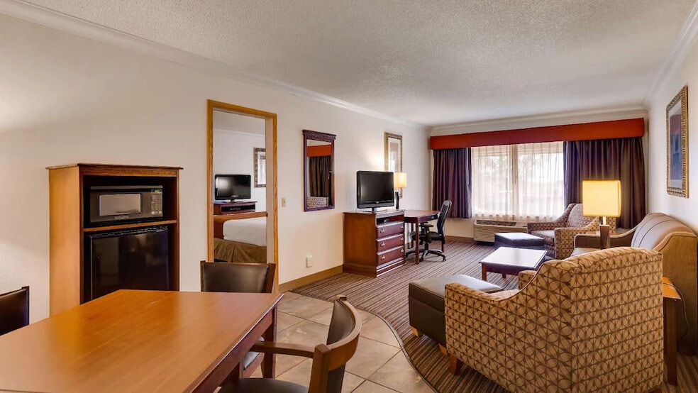 More Photos Of 1015 S Haynes Ave, Miles City Hotel For Sale