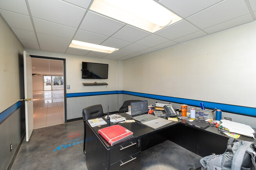 More Photos Of 890 N State Road 14, Harper Auto Dealership For Sale