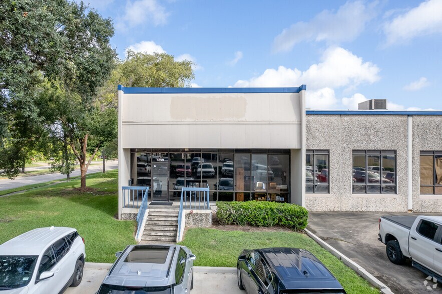 More Photos Of 4551-4599 S Wayside Dr, Houston Warehouse For Lease