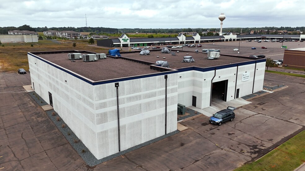 More Photos Of 38450 Tanger Dr, North Branch Service Station For Lease