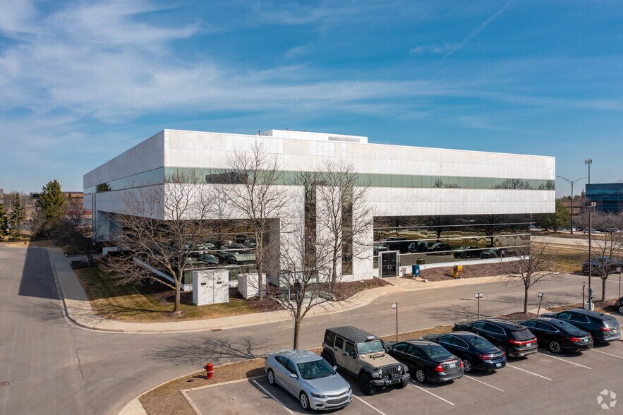 More Photos Of 5750 New King St, Troy Office For Lease