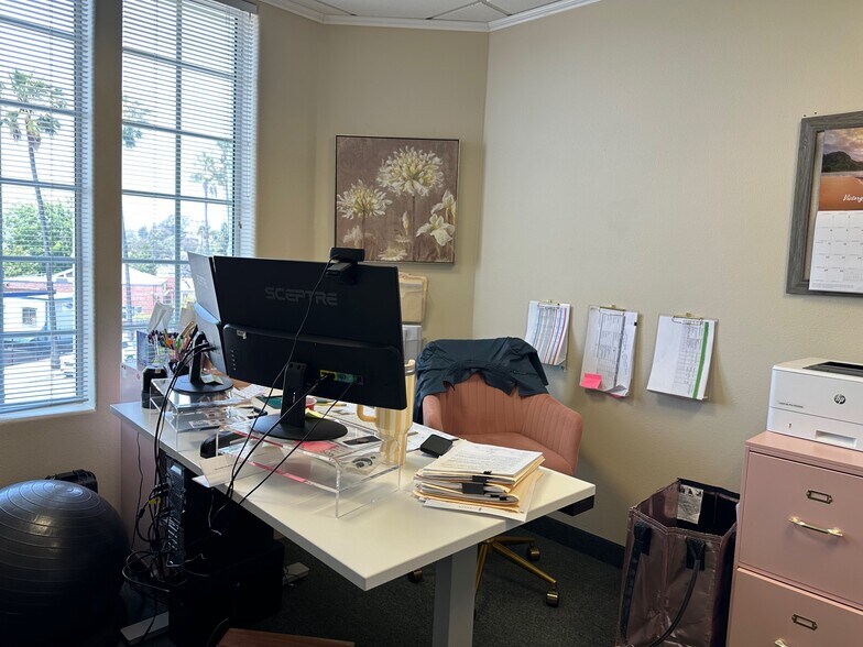 More Photos Of 8419 La Mesa Blvd, La Mesa Medical For Lease