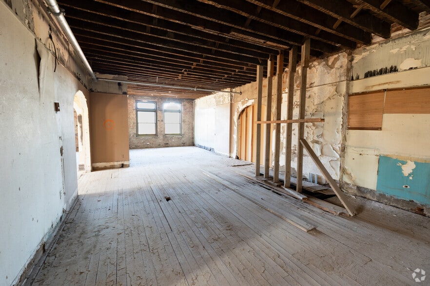 More Photos Of 222 S 3rd St, Ironton Specialty For Sale