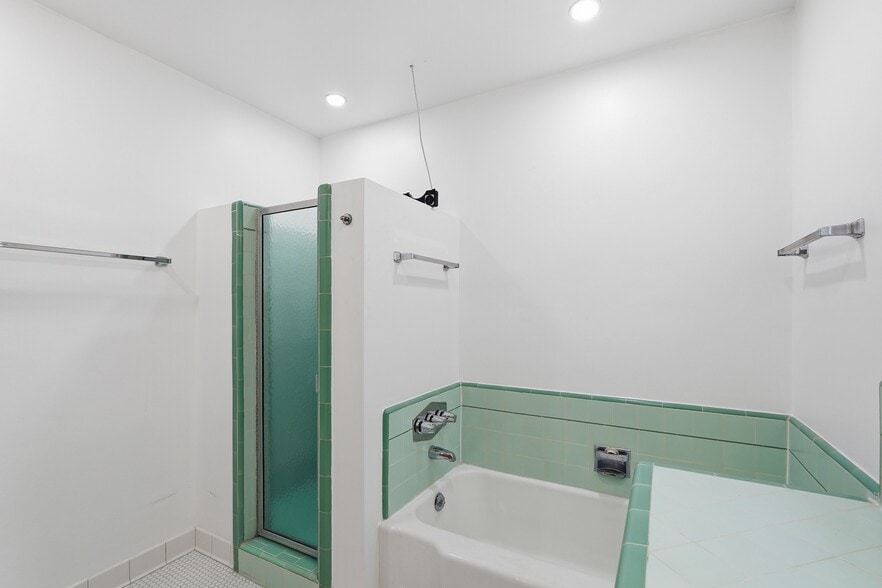 More Photos Of 5236 Bellingham Ave, Valley Village Apartments For Sale