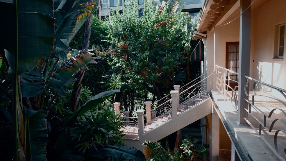 More Photos Of 8468 Fountain Ave, West Hollywood Apartments For Sale