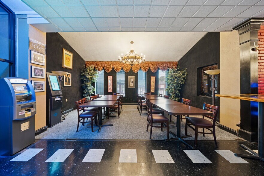 More Photos Of 951 Old Frankstown Rd, Pittsburgh Restaurant For Sale