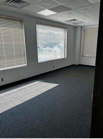 More Photos Of 365 Rifle Camp Rd, Woodland Park Coworking Space