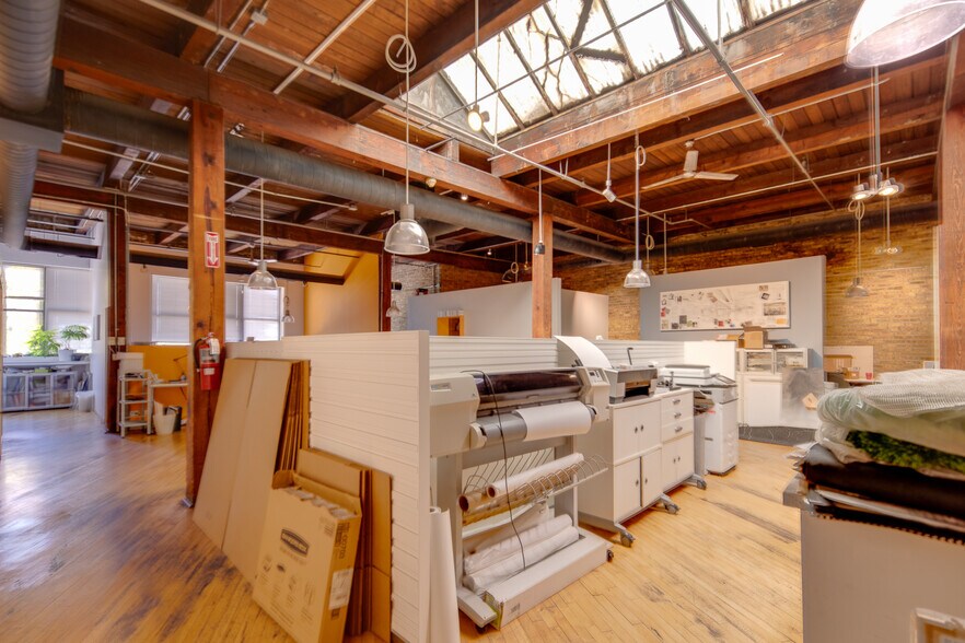 More Photos Of 1000 N Halsted St, Chicago Loft Creative Space For Lease