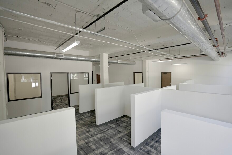 More Photos Of 1355 Palmetto St, Los Angeles Loft Creative Space For Lease