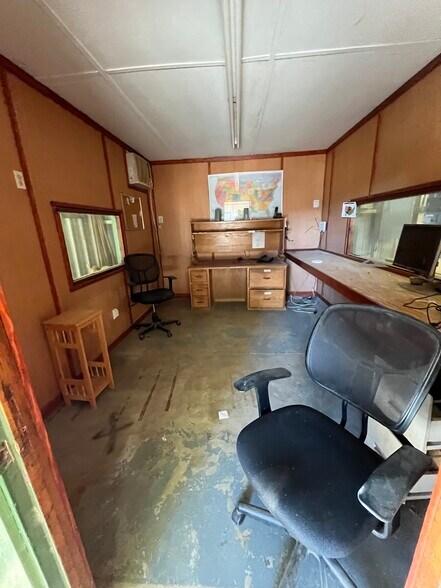 More Photos Of 2778 W Tharpe St, Tallahassee Warehouse For Lease