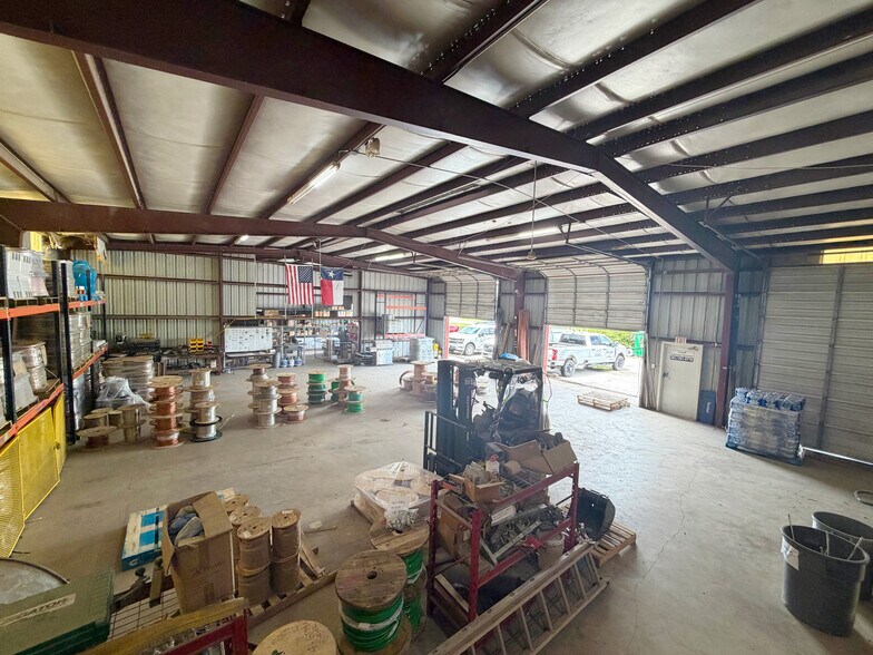 More Photos Of 27921 Highway Blvd, Katy Warehouse For Sale