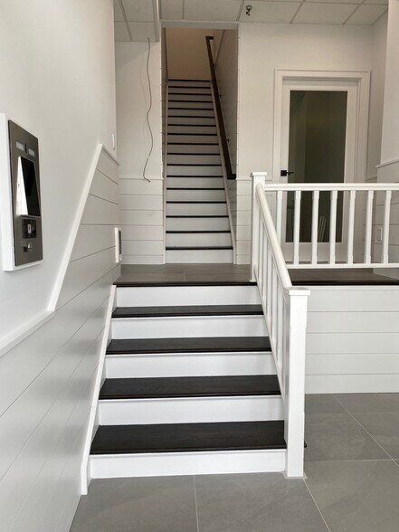 More Photos Of 53-55 Newtown Ln, East Hampton Storefront Retail Residential For Sale