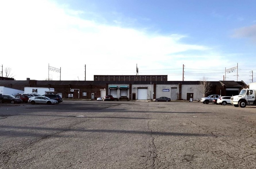More Photos Of 60 Walnut St, Marcus Hook Manufacturing For Sale