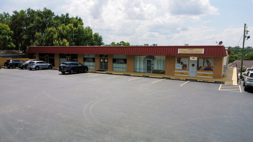 More Photos Of , Clermont General Retail For Sale