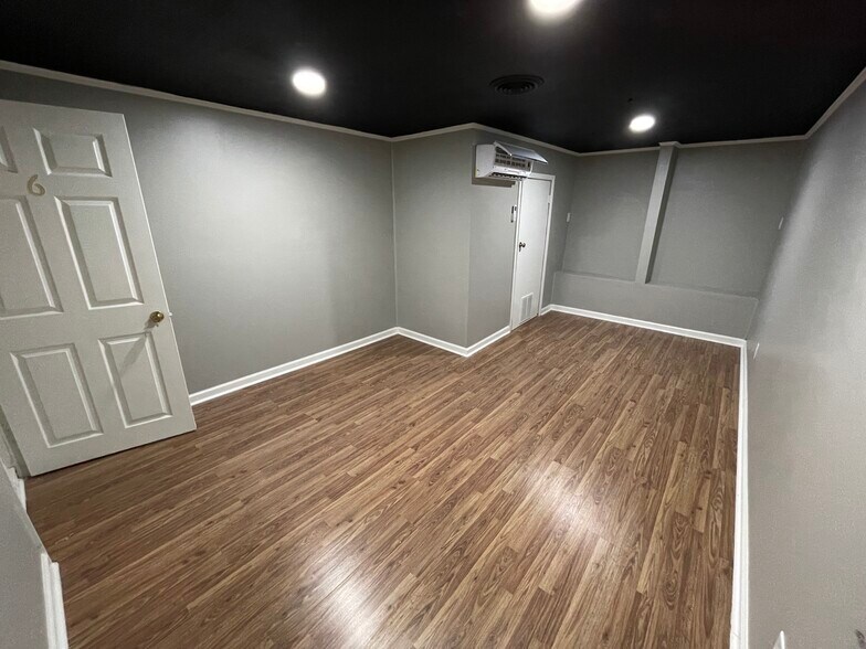 More Photos Of 152-158 N Water Ave, Gallatin Office For Lease