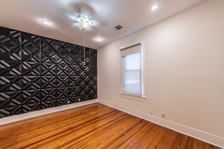 More Photos Of 214 E Ashby Pl, San Antonio Office For Lease