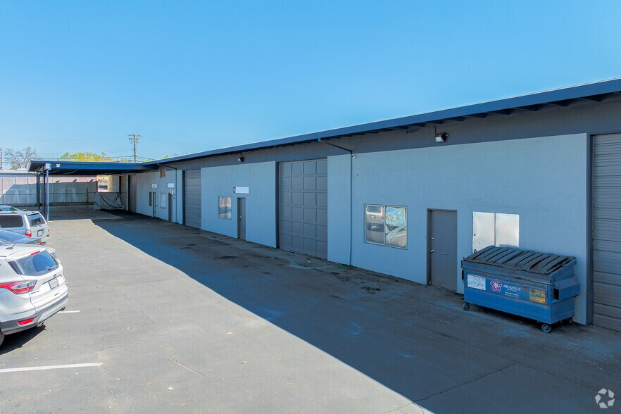More Photos Of 4865 Pasadena Ave, Sacramento Flex For Lease