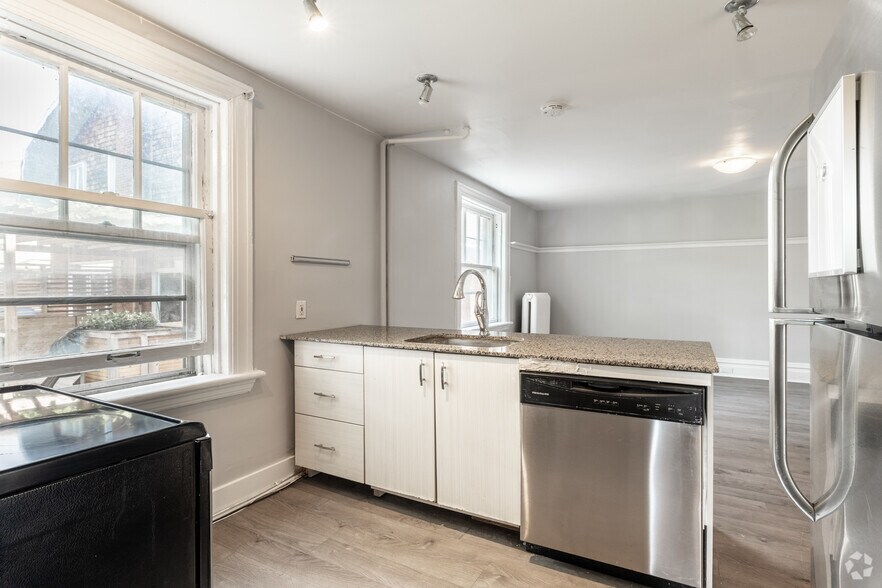 More Photos Of 46 Carlyle Ave, Ottawa Apartments For Sale