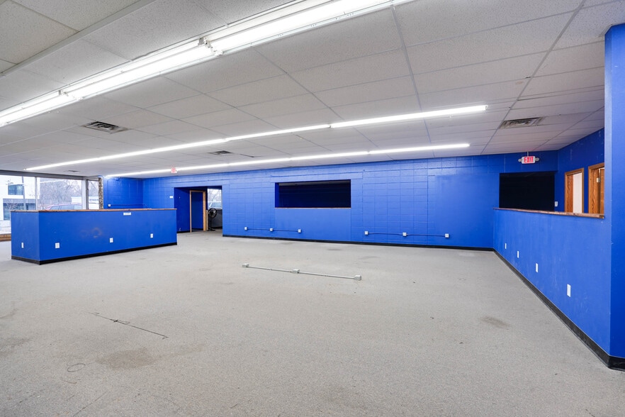 More Photos Of 195-209 Cottage Grove Rd, Madison Storefront For Lease