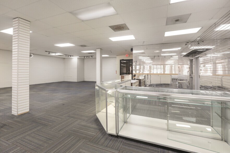 More Photos Of 1400-1410 NE 163rd St, North Miami Beach Freestanding For Lease