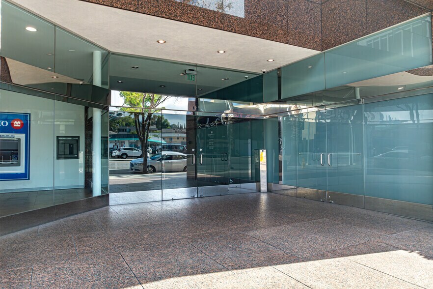 More Photos Of 15165 Ventura Blvd, Sherman Oaks Office For Lease