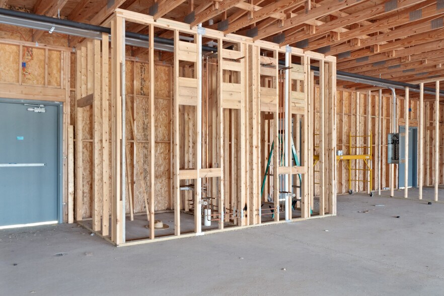 More Photos Of 1219 E Cedar St, New Baden Storefront Retail Office For Sale