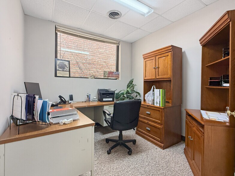 More Photos Of 109 W Atlantic St, South Hill Storefront Retail Office For Sale