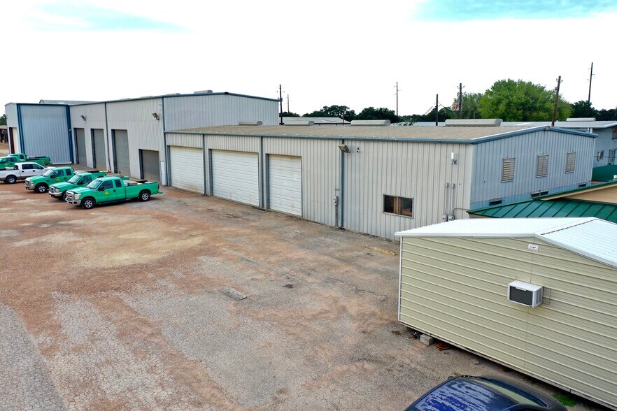 More Photos Of 4906 Houston Hwy, Victoria Light Distribution For Sale