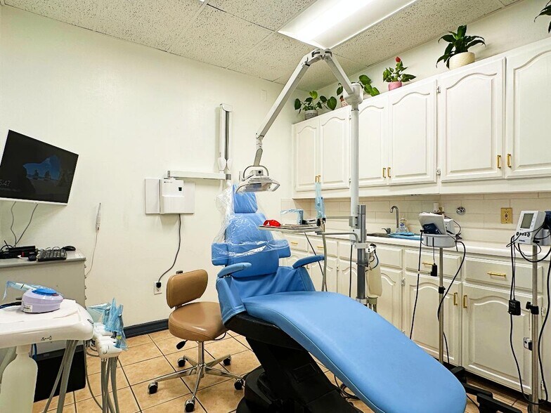 More Photos Of 8237 Fredericksburg Rd, San Antonio Medical For Sale