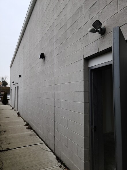 More Photos Of 937 State St, Bridgeport Storefront For Lease