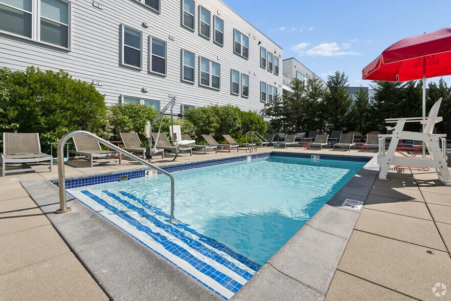 More Photos Of 10 Patriot Pky, South Weymouth Apartments For Lease
