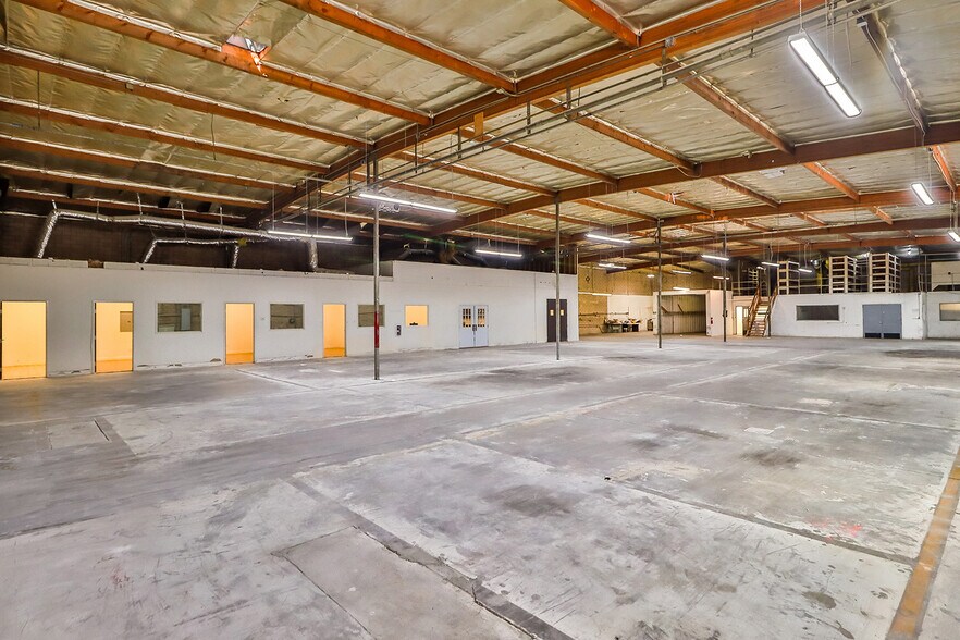 More Photos Of 8630 Tamarack Ave, Sun Valley Manufacturing For Lease