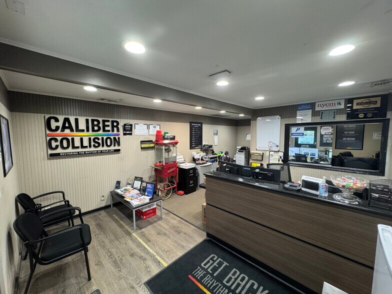 More Photos Of 130-138 Railroad St, Huntington Station Warehouse For Sale