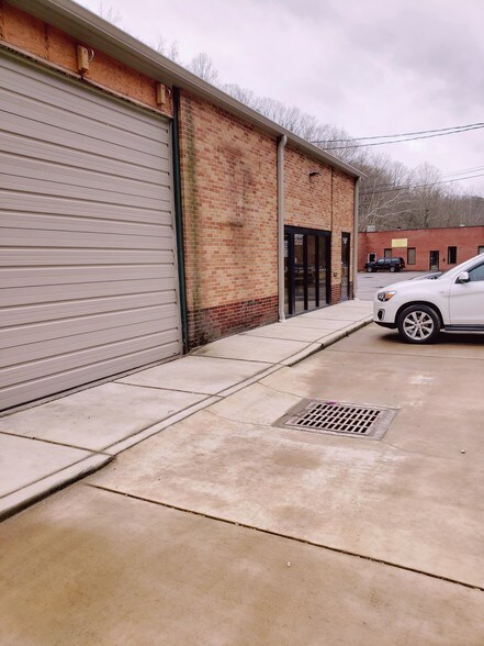 More Photos Of 1262-1268 Greenbrier St, Charleston Research And Development For Sale