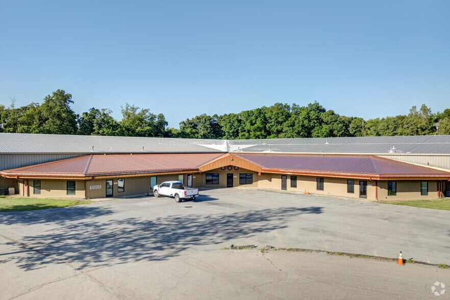 Primary Photo Of 10505 Plaza Dr, Whitmore Lake Manufacturing For Lease