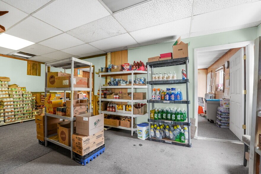 More Photos Of 10907 Main St, Honor Flex For Sale