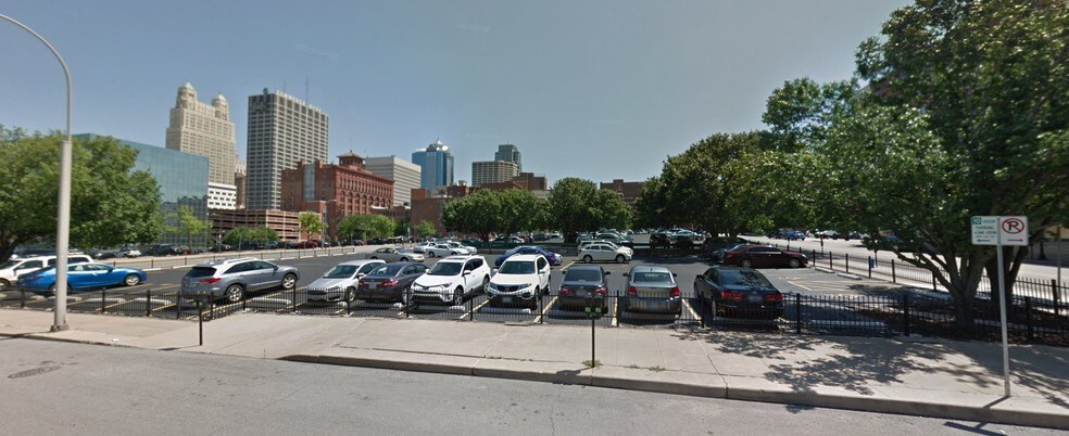 More Photos Of 700 Wyandotte St, Kansas City Land For Sale