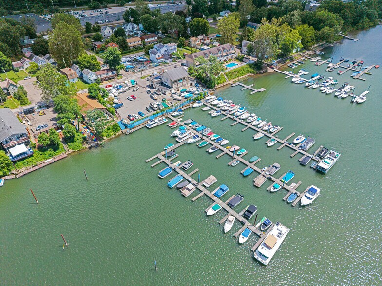 More Photos Of 228 Arch St, Verona Marina For Sale