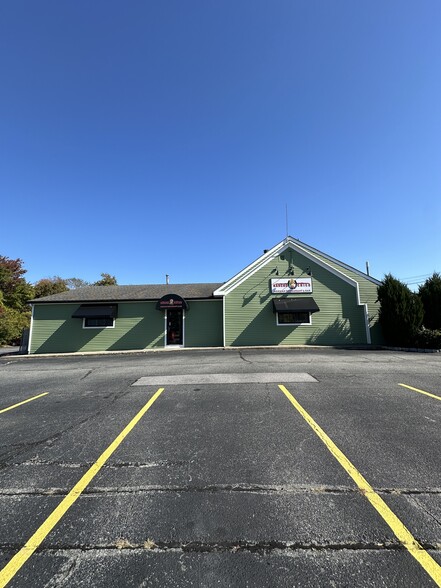 More Photos Of 1705 W Shore Rd, Warwick Restaurant For Lease
