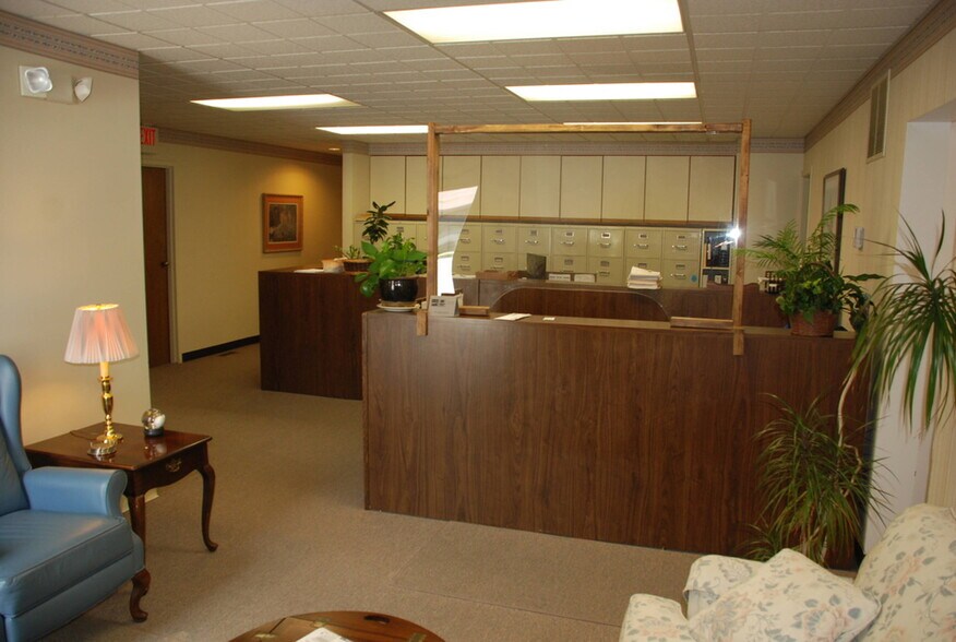 Primary Photo Of 1605 Perrysburg Holland Rd., Maumee Office For Sale