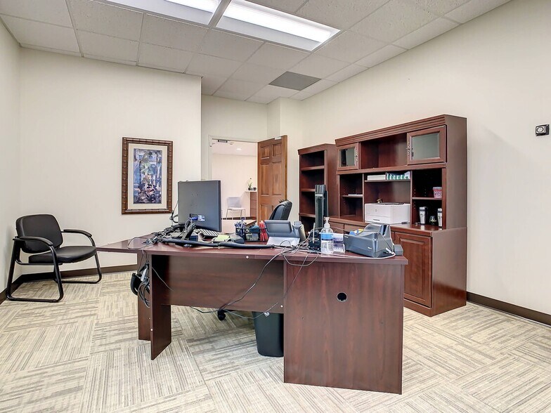 More Photos Of 707 N Franklin St, Tampa Office For Sale