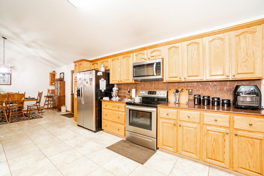 More Photos Of 8600 NE 147th Avenue Rd, Silver Springs Lodge Meeting Hall For Sale