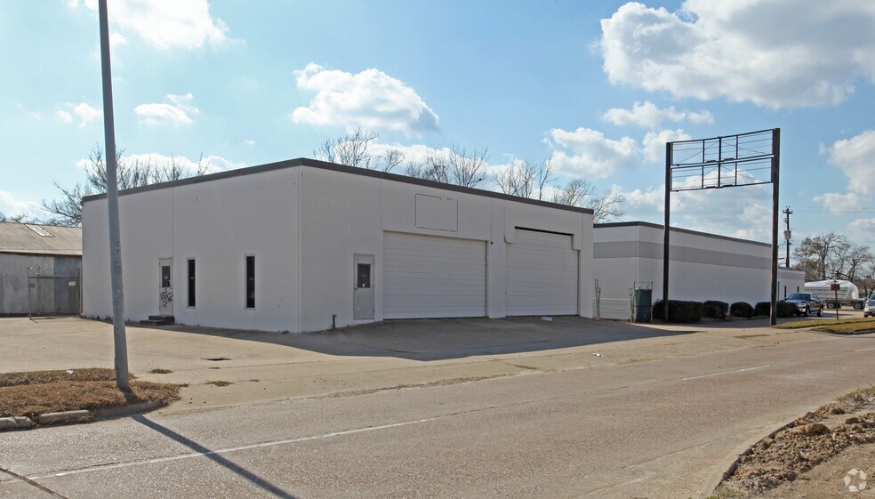 More Photos Of 4815 Dacoma St, Houston Warehouse For Lease