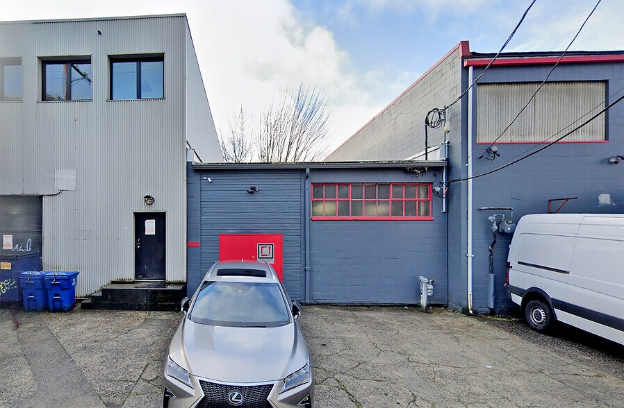 More Photos Of 1677 W 2nd Ave, Vancouver Office For Lease