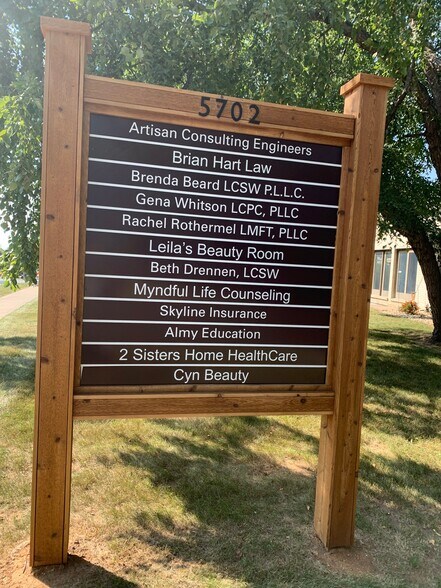 More Photos Of 5702 Elaine Dr, Rockford Unknown For Lease