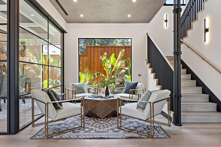 More Photos Of 2318 Morelos, Austin Office For Sale