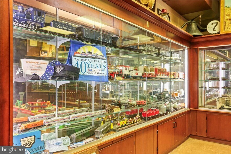 More Photos Of 425 Steinwehr Ave, Gettysburg Storefront Retail Office For Sale